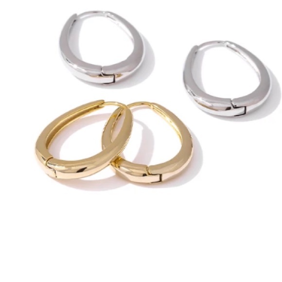 ⭐️18K gold hoop oval earrings - Picture 6 of 10